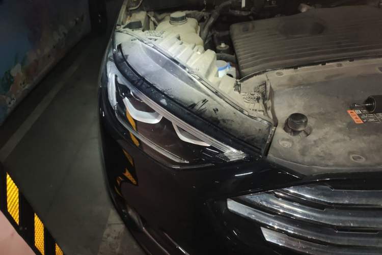 Used Ford Edge 2020 EcoBoost 245 Two-Wheel Drive Titanium 7-Seater Right Front Headlight