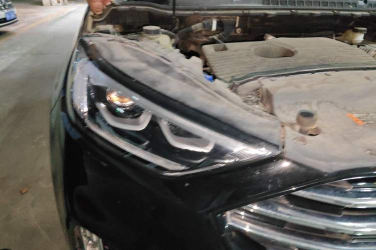 Used Ford Edge 2020 EcoBoost 245 Two-Wheel Drive Titanium 7-Seater Right Front Headlight