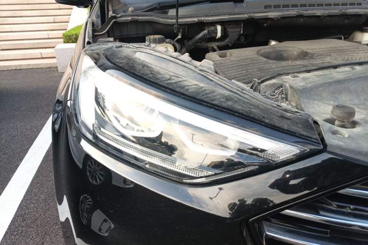 Used Ford Edge 2020 EcoBoost 245 Two-Wheel Drive Titanium 7-Seater Right Front Headlight