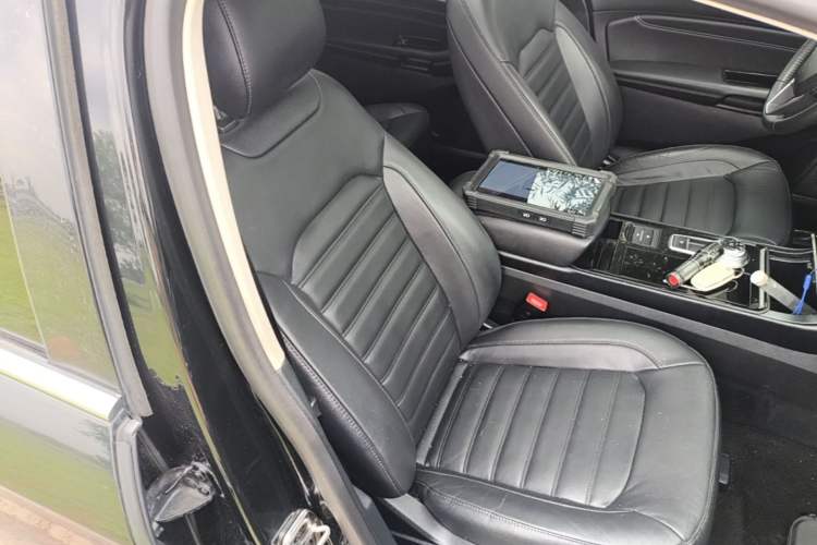 Used Ford Edge 2020 EcoBoost 245 Two-Wheel Drive Titanium 7-Seater Right Front Seat