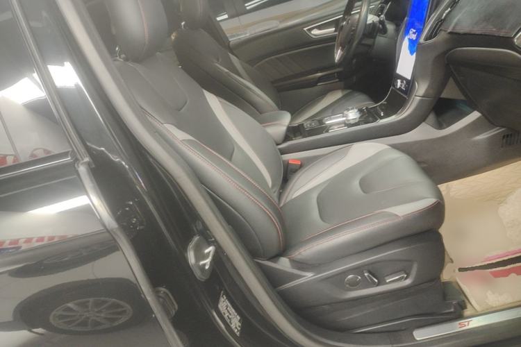 Used Ford Edge 2020 EcoBoost 245 2WD ST-Line 5-seater Right Front Seat