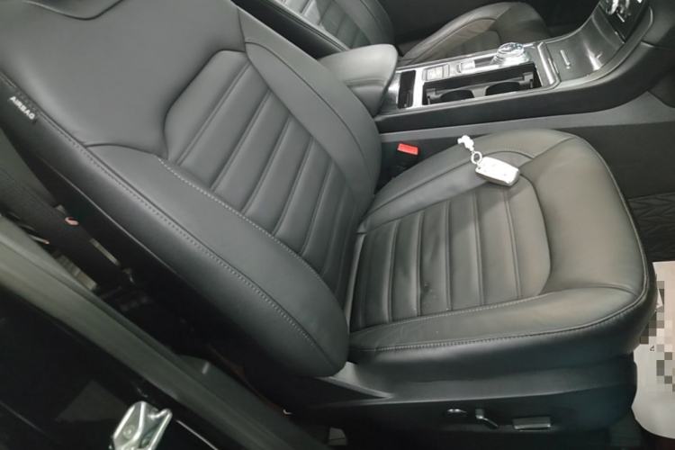 Used Ford Edge 2020 EcoBoost 245 Two-Wheel Drive Titanium 7-Seater Right Front Seat