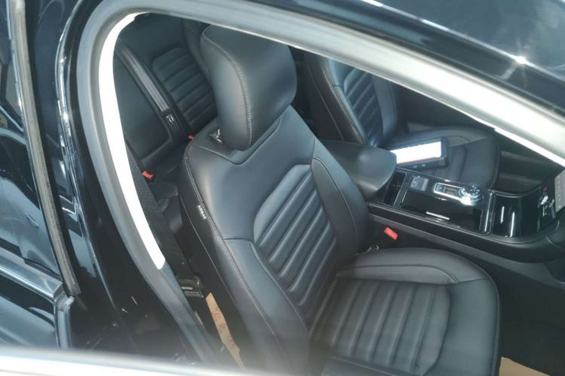 Used Ford Edge 2020 EcoBoost 245 Two-Wheel-Drive Platinum Edition 5 Seats Right Front Seat