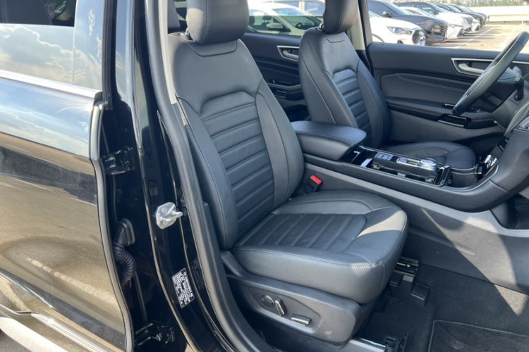Used Ford Edge 2020 EcoBoost 245 Two-Wheel Drive Titanium 7-Seater Right Front Seat
