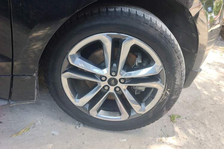 Used Ford Edge 2020 EcoBoost 245 4x4 ST-Line 7-Seater Right Front Wheel Hub