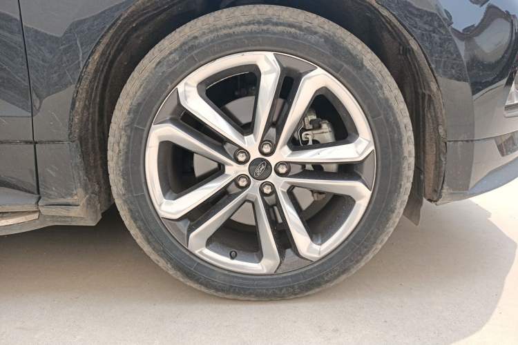 Used Ford Edge 2020 EcoBoost 245 4x4 ST-Line 7-Seater Right Front Wheel Hub
