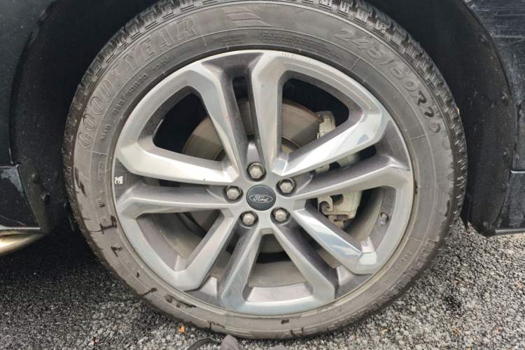 Used Ford Edge 2020 EcoBoost 245 4x4 ST-Line 7-Seater Right Front Wheel Hub