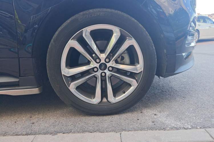 Used Ford Edge 2020 EcoBoost 245 4x4 ST-Line 7-Seater Right Front Wheel Hub
