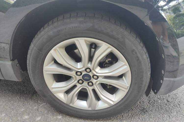 Used Ford Edge  Right Front Wheel Hub