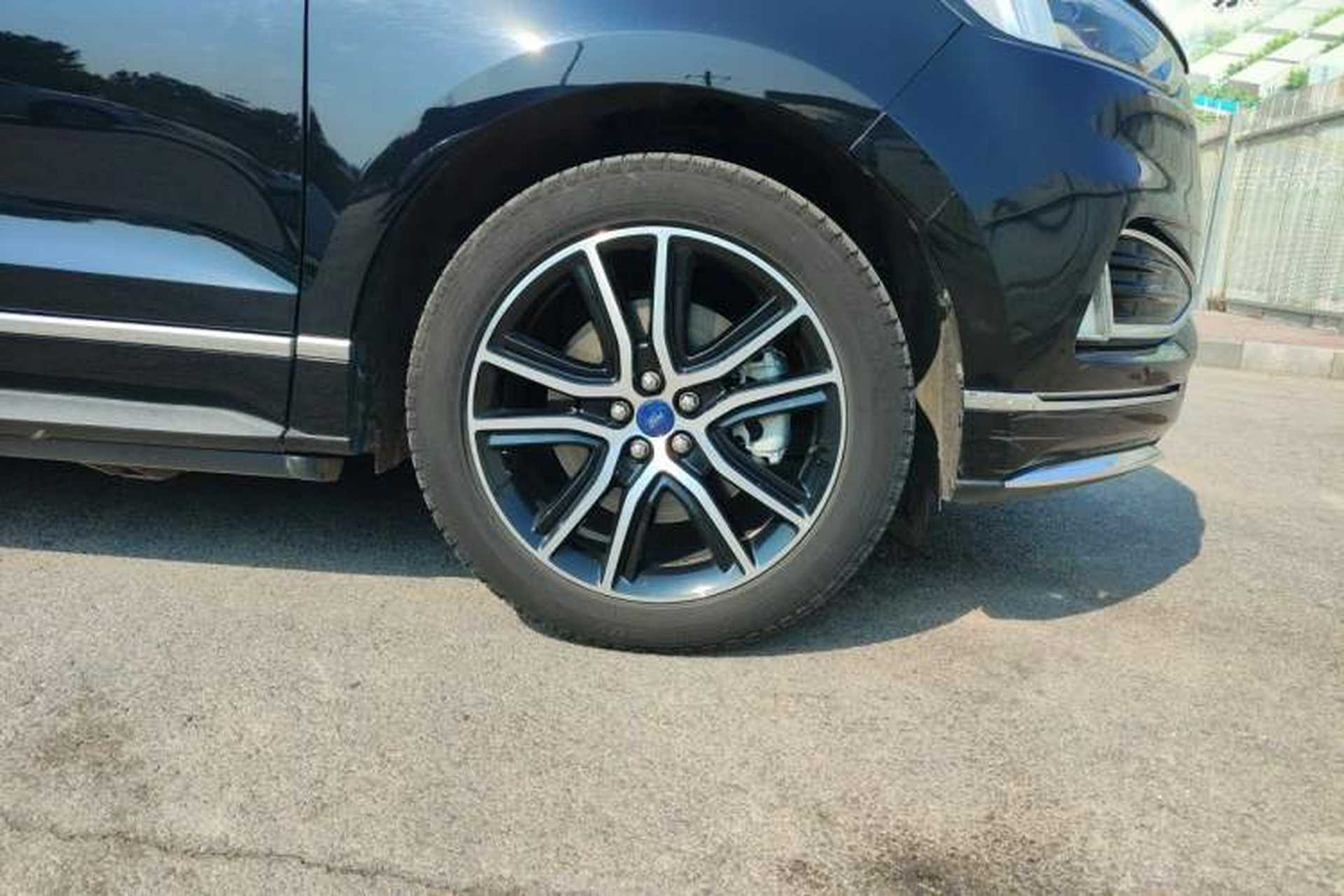 Used Ford Edge 2020 EcoBoost 245 Two-Wheel Drive Titanium 7-Seater Right Front Wheel Hub