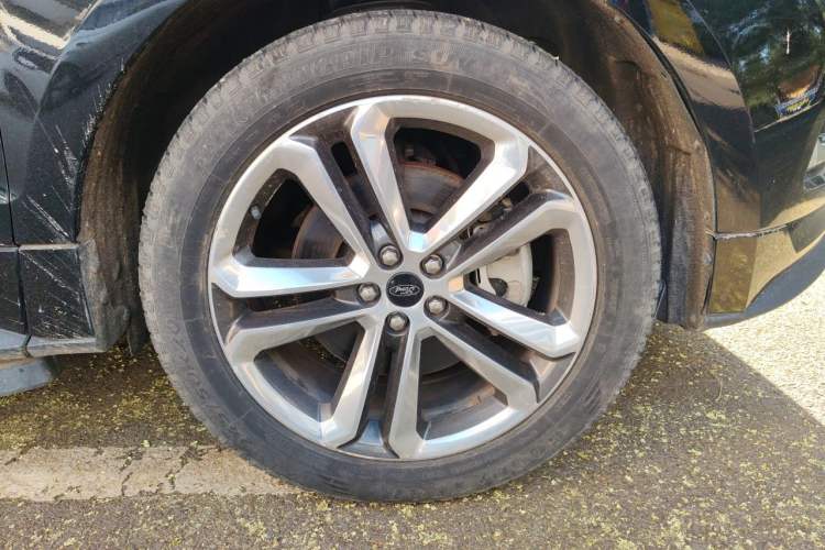 Used Ford Edge 2020 EcoBoost 245 4x4 ST-Line 7-Seater Right Front Wheel Hub