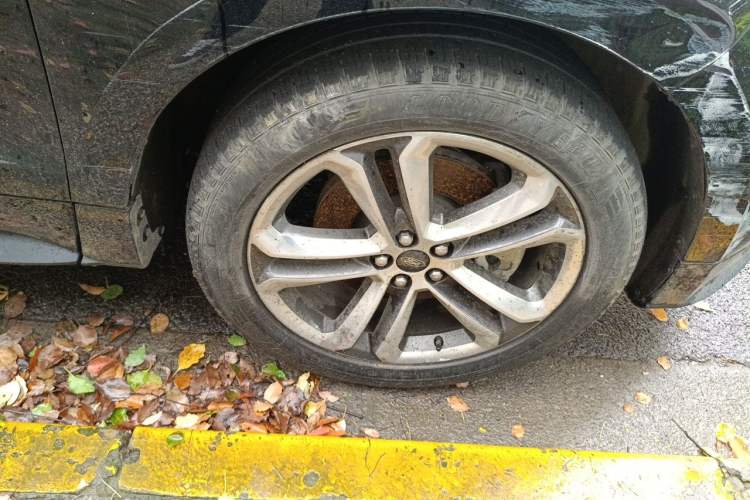 Used Ford Edge 2020 EcoBoost 245 4x4 ST-Line 7-Seater Right Front Wheel Hub