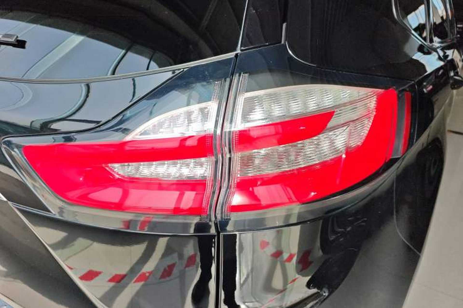 Used Ford Edge 2020 EcoBoost 245 Two-Wheel Drive Titanium 7-Seater Right Rear Taillight