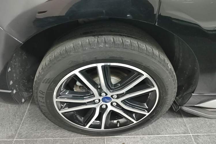 Used Ford Edge 2020 EcoBoost 245 Two-Wheel Drive Titanium 7-Seater Right Rear Wheel Hub