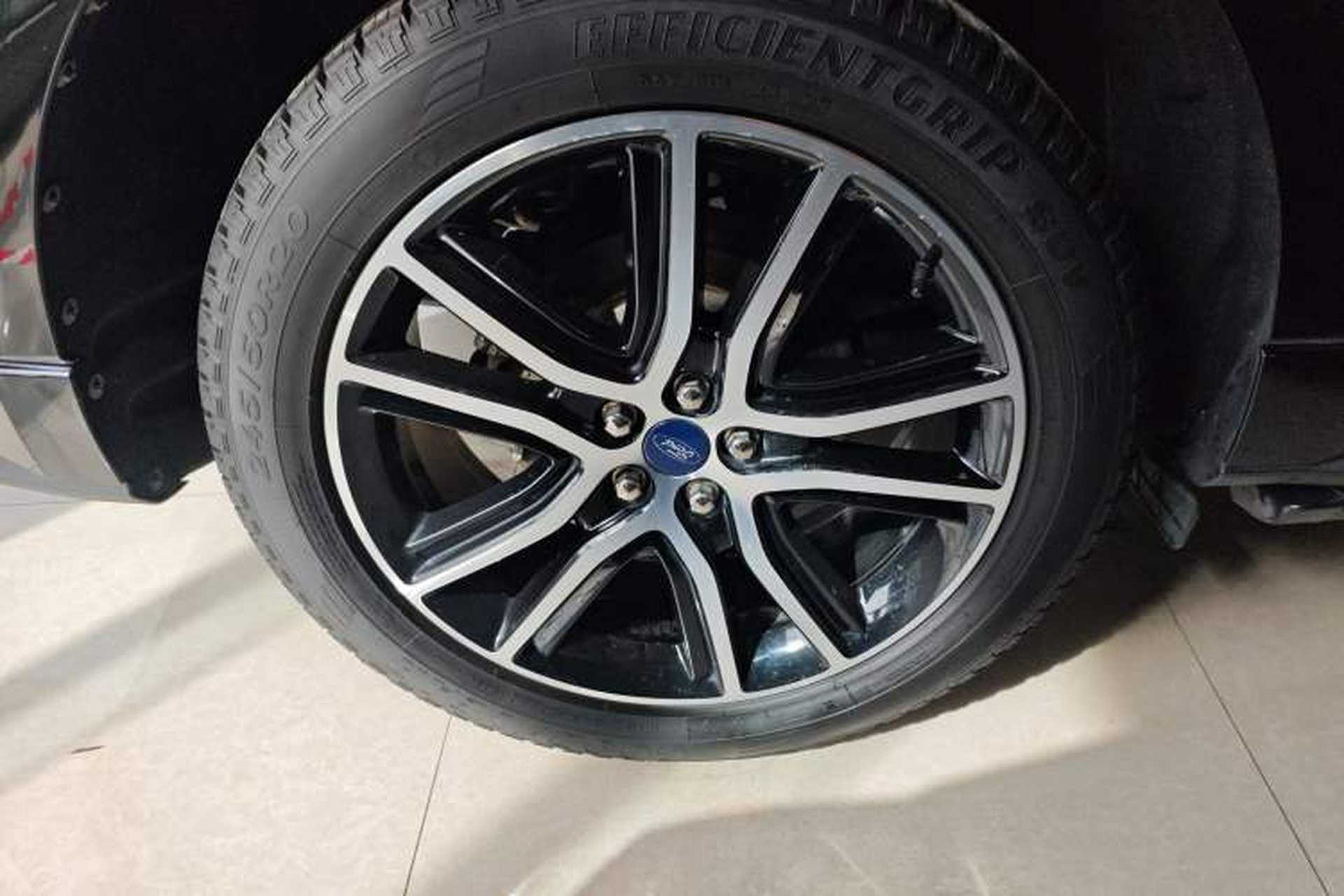 Used Ford Edge 2020 EcoBoost 245 Two-Wheel Drive Titanium 7-Seater Right Rear Wheel Hub