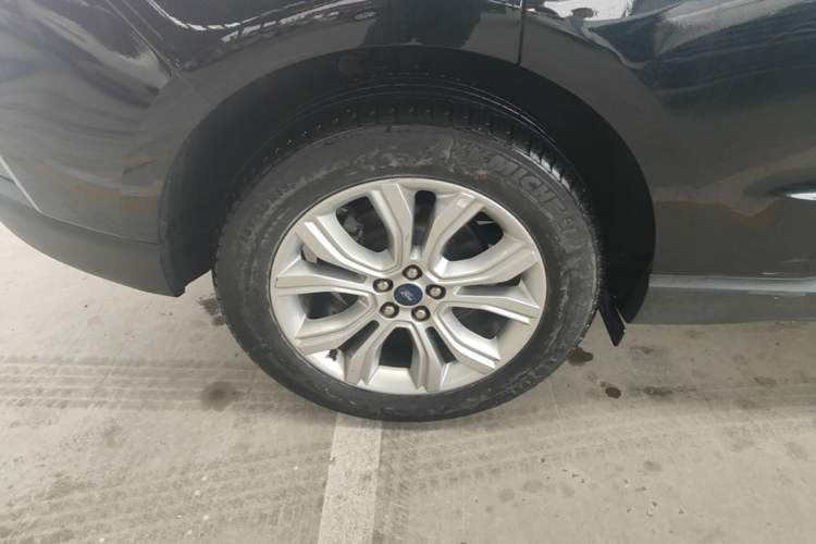 Used Ford Edge 2020 EcoBoost 245 Two-Wheel-Drive Platinum Edition 5 Seats Right Rear Wheel Hub