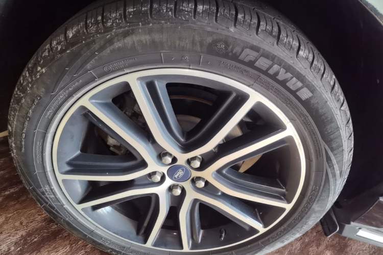 Used Ford Edge 2020 EcoBoost 245 Two-Wheel Drive Titanium 7-Seater Right Rear Wheel Hub