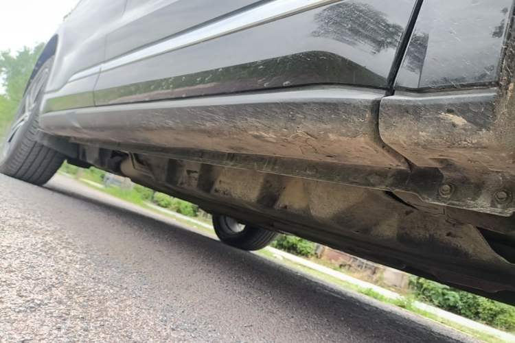 Used Ford Edge 2020 EcoBoost 245 Two-Wheel Drive Titanium 7-Seater Right Side Sill