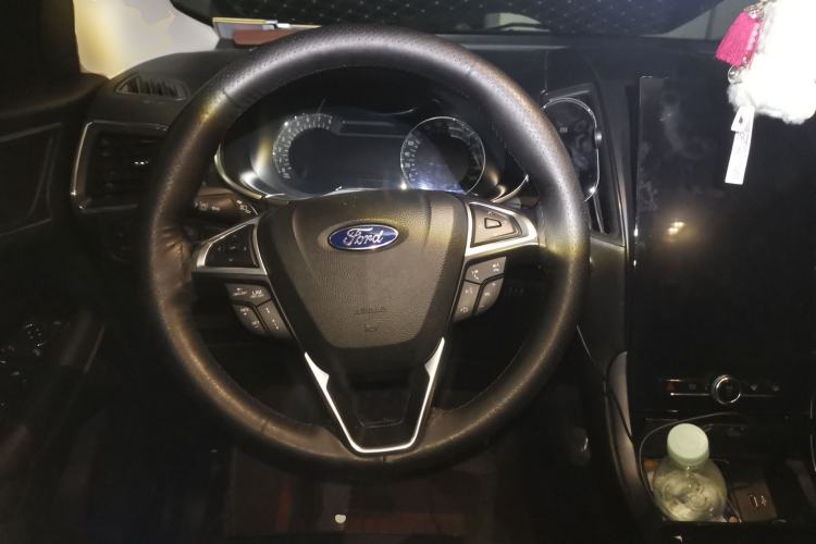 Used Ford Edge 2020 EcoBoost 245 Two-Wheel Drive Titanium 7-Seater Steering Wheel