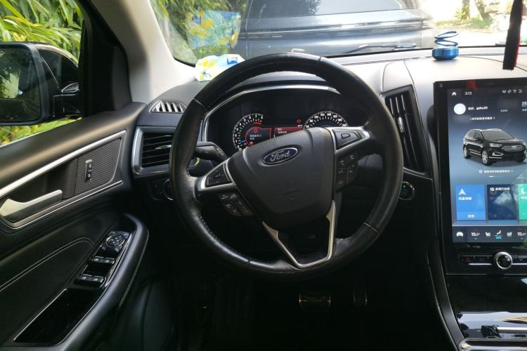 Used Ford Edge 2020 EcoBoost 245 Two-Wheel Drive Titanium 7-Seater Steering Wheel