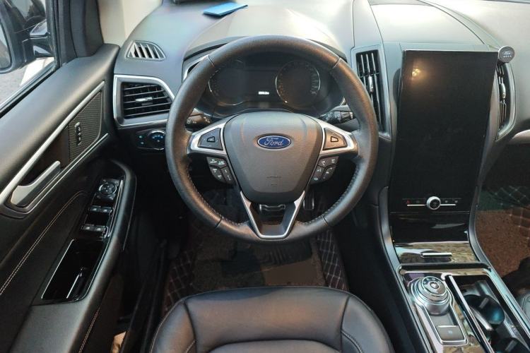 Used Ford Edge 2020 EcoBoost 245 Two-Wheel Drive Titanium 7-Seater Steering Wheel