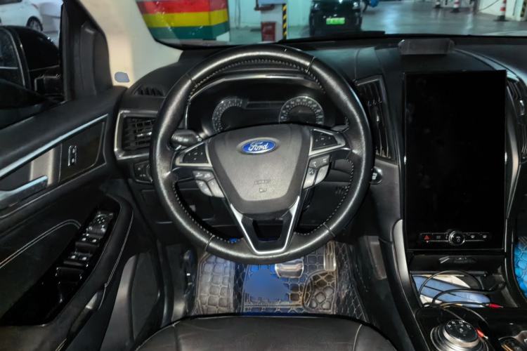 Used Ford Edge 2020 EcoBoost 245 Two-Wheel Drive Titanium 7-Seater Steering Wheel