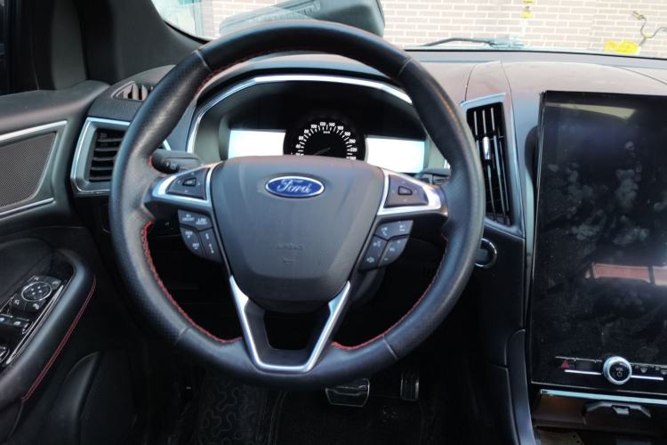 Used Ford Edge 2020 EcoBoost 245 4x4 ST-Line 7-Seater Steering Wheel