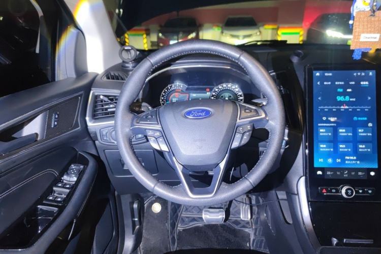 Used Ford Edge 2020 EcoBoost 245 Two-Wheel Drive Titanium 7-Seater Steering Wheel
