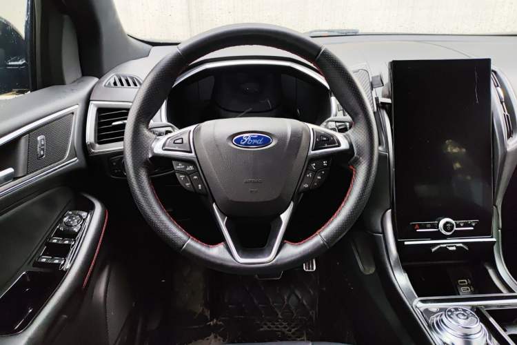 Used Ford Edge 2020 EcoBoost 245 4x4 ST-Line 7-Seater Steering Wheel