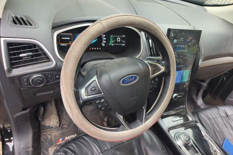 Used Ford Edge 2020 EcoBoost 245 Two-Wheel-Drive Platinum Edition 5 Seats Steering Wheel