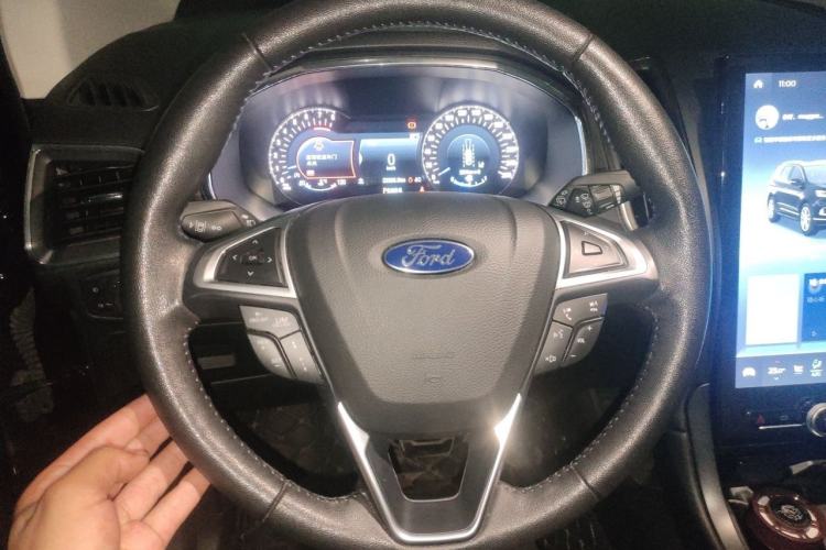 Used Ford Edge 2020 EcoBoost 245 Two-Wheel Drive Titanium 7-Seater Steering Wheel