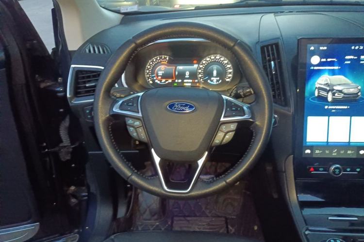 Used Ford Edge 2020 EcoBoost 245 Two-Wheel Drive Titanium 7-Seater Steering Wheel