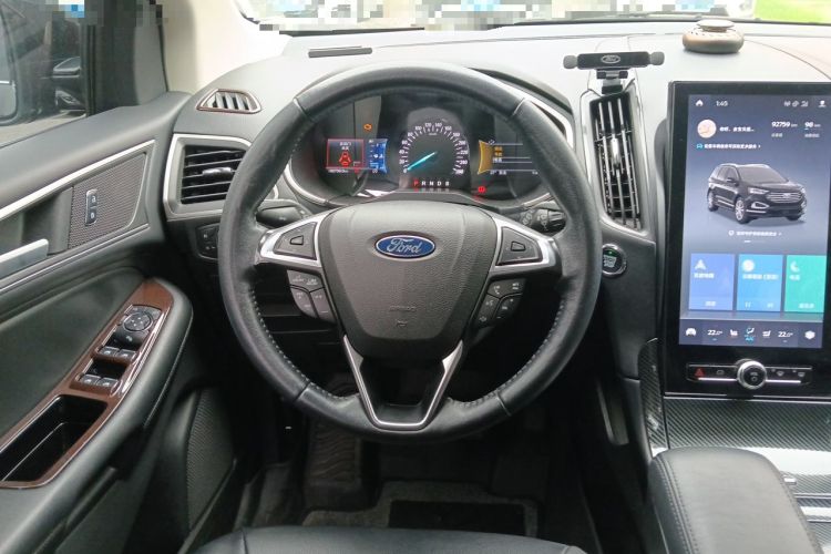 Used Ford Edge 2020 EcoBoost 245 Two-Wheel-Drive Platinum Edition 5 Seats Steering Wheel