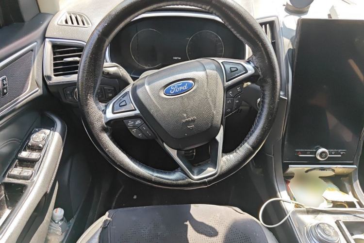 Used Ford Edge 2020 EcoBoost 245 Two-Wheel Drive Titanium 7-Seater Steering Wheel