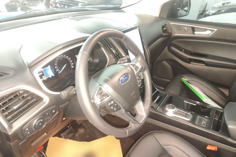 Used Ford Edge 2020 EcoBoost 245 Two-Wheel-Drive Platinum Edition 5 Seats Steering Wheel