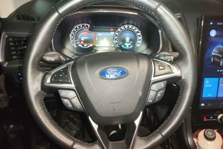 Used Ford Edge 2020 EcoBoost 245 Two-Wheel Drive Titanium 7-Seater Steering Wheel