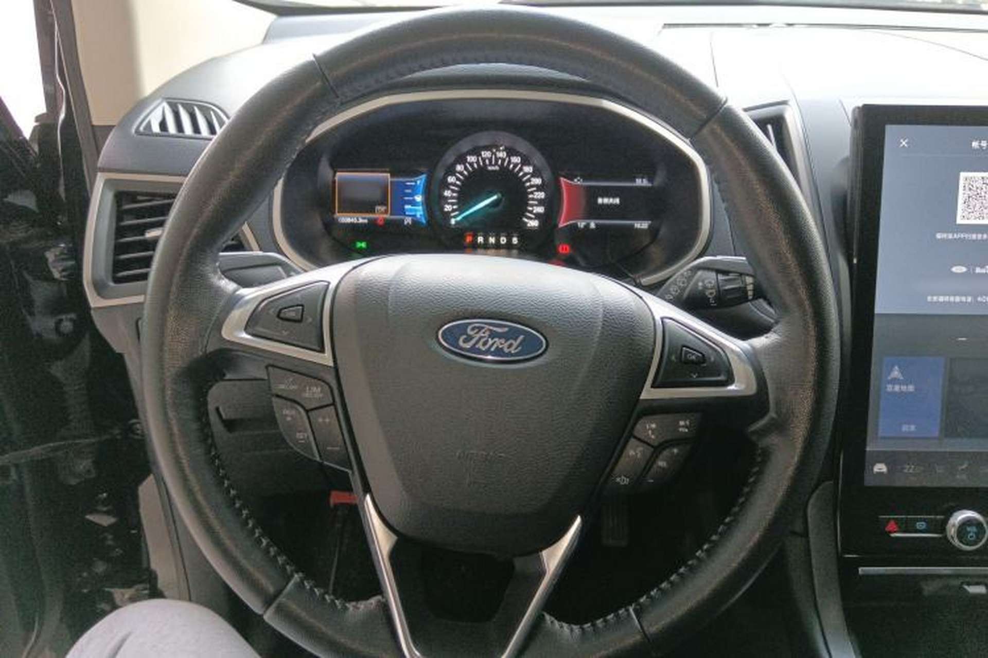 Used Ford Edge 2020 EcoBoost 245 Two-Wheel-Drive Platinum Edition 5 Seats Steering Wheel