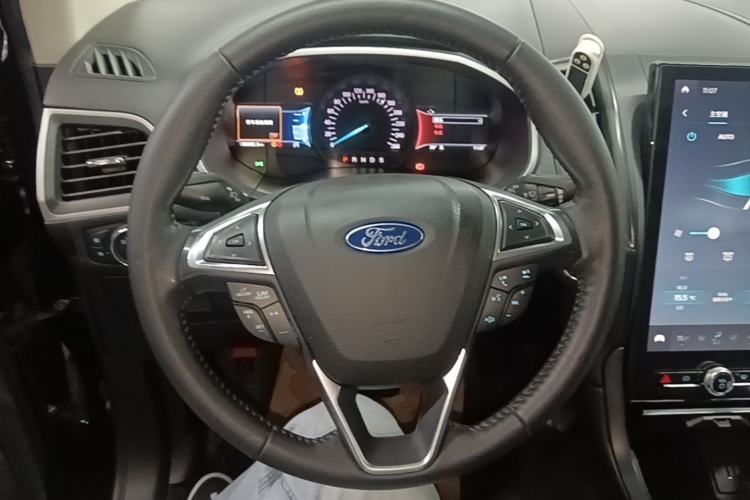 Used Ford Edge 2020 EcoBoost 245 Two-Wheel-Drive Platinum Edition 5 Seats Steering Wheel