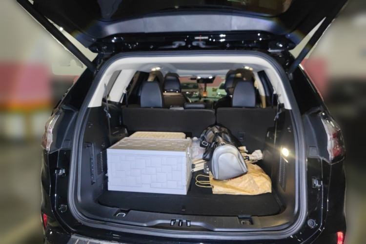 Used Ford Edge 2020 EcoBoost 245 Two-Wheel Drive Titanium 7-Seater Trunk