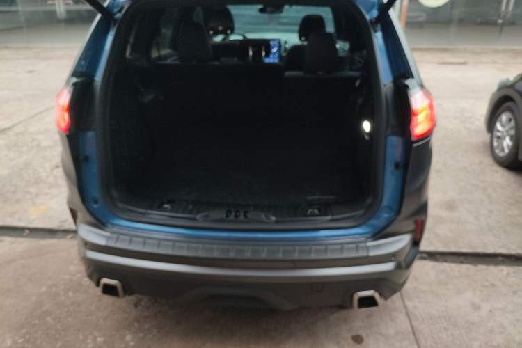 Used Ford Edge 2020 EcoBoost 245 4x4 ST-Line 7-Seater Trunk
