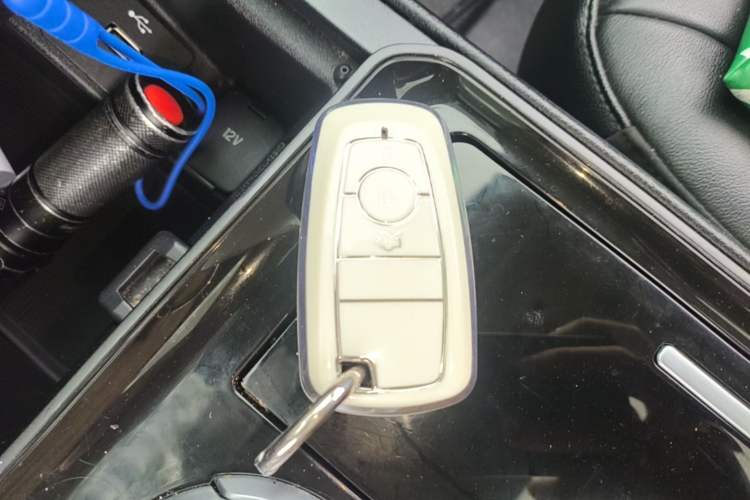 Used Ford Edge 2020 EcoBoost 245 Two-Wheel Drive Titanium 7-Seater Vehicle Key