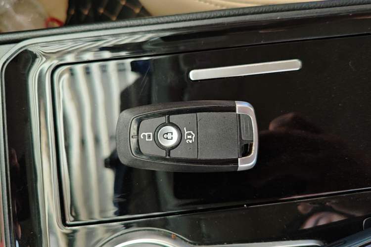 Used Ford Edge 2020 EcoBoost 245 Two-Wheel-Drive Titanium 5-Seater Vehicle Key