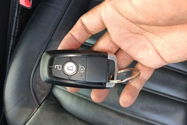Used Ford Edge 2020 EcoBoost 245 Two-Wheel Drive Titanium 7-Seater Vehicle Key