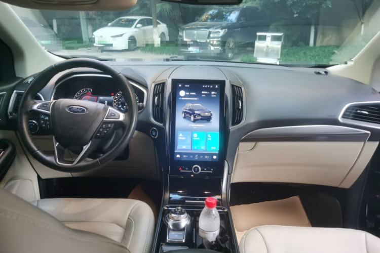 Used Ford Edge 2020 EcoBoost 245 Two-Wheel Drive Titanium 7-Seater Center Console
