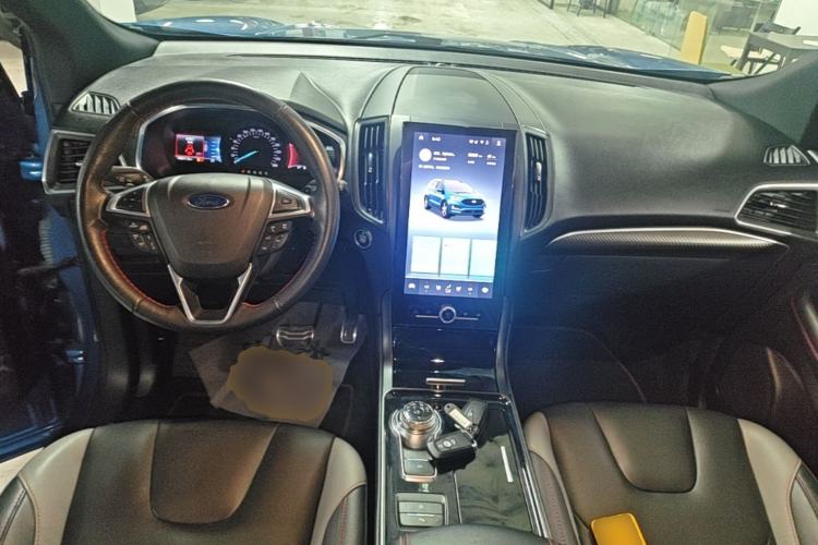 Used Ford Edge 2020 EcoBoost 245 4x4 ST-Line 7-Seater Center Console