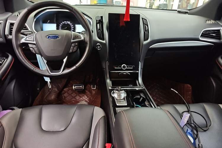 Used Ford Edge 2020 EcoBoost 245 4x4 ST-Line 7-Seater Center Console