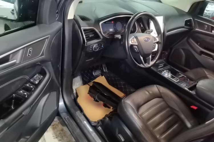 Used Ford Edge 2020 EcoBoost 245 Two-Wheel Drive Titanium 7-Seater Driver Seat