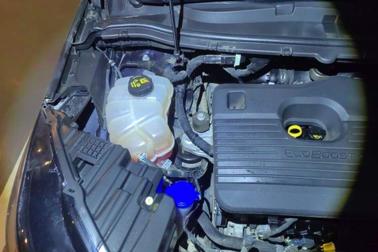 Used Ford Edge 2020 EcoBoost 245 Two-Wheel Drive Titanium 7-Seater Engine Bay Right