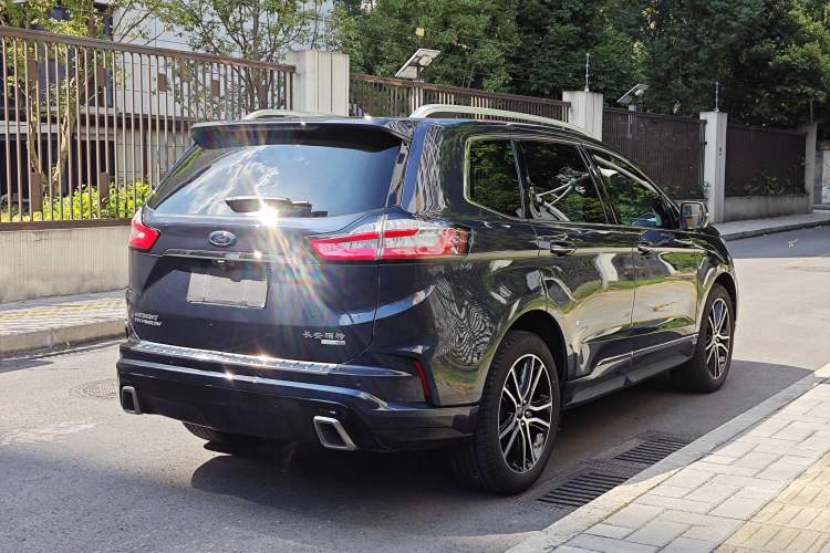 Used Ford Edge 2020 EcoBoost 245 Two-Wheel Drive Titanium 7-Seater Exterior 7