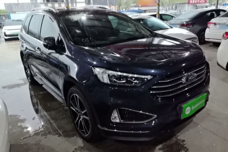 Used Ford Edge 2020 EcoBoost 245 Two-Wheel Drive Titanium 7-Seater Front Right 45 Deg